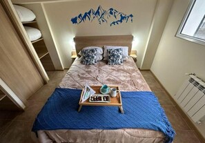 1 habitación, wifi y ropa de cama