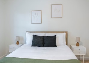 3 chambres, fer et planche à repasser, lit parapluie, Wi-Fi gratuit