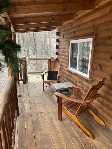 Luxury Amish-Built Log Cabin, Private Beach, Zip Line, ATV & Golf Cart Rentals