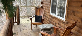 Luxury Amish-Built Log Cabin, Private Beach, Zip Line, ATV & Golf Cart Rentals