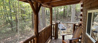 New Amish built log cabin near hocking hills & tar hollow, atvs & pet friendly