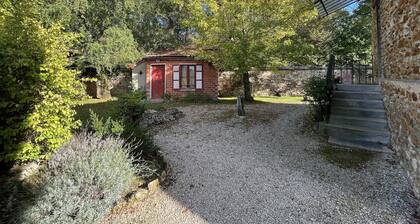Grande Maison Traditionnelle Proche de la Forêt