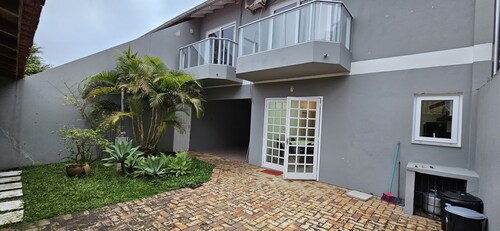 Residencial Beira Mar 20 metros da praia, trilhas, comércios, aeroporto, centro 