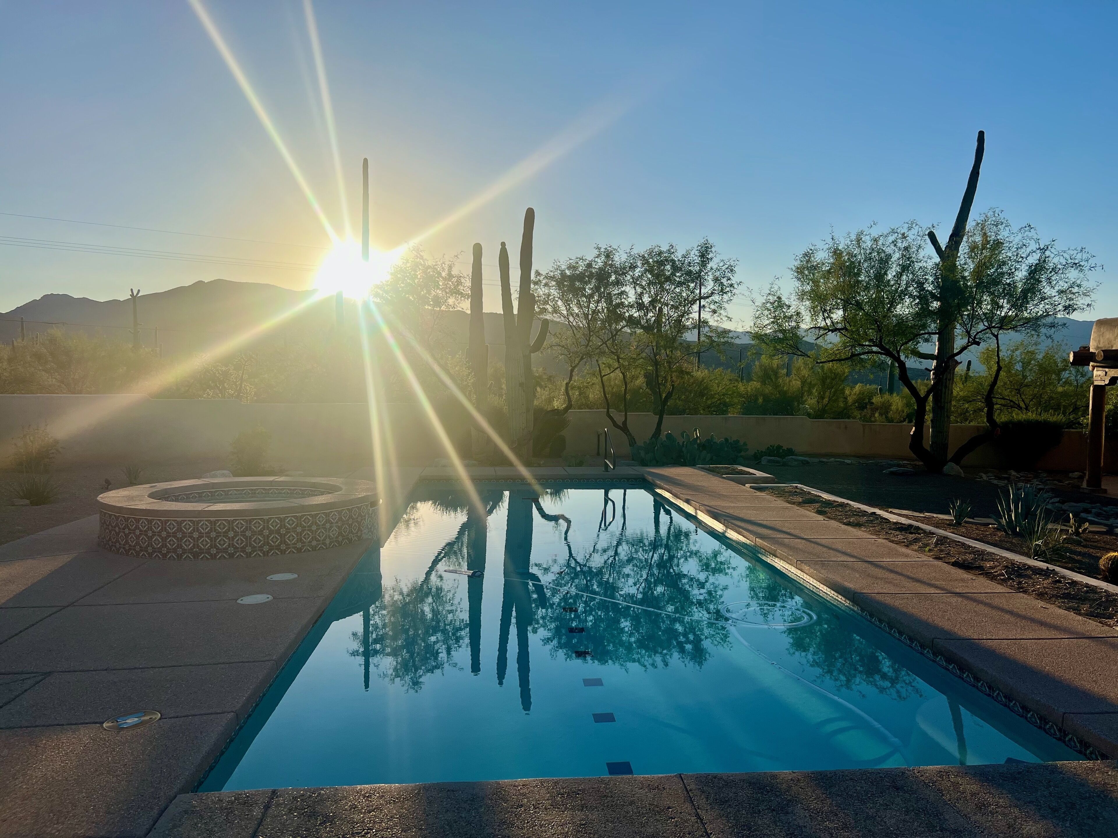 Rancho Vaquero: Luxury Desert Retreat 2 King Suites, Heated Salt Pool & Hot Tub