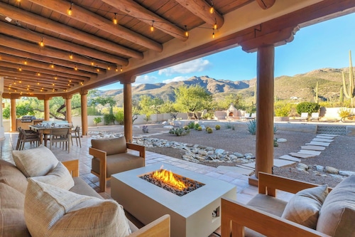 Rancho Vaquero: Luxury Desert Retreat 2 King Suites, Heated Salt Pool & Hot Tub