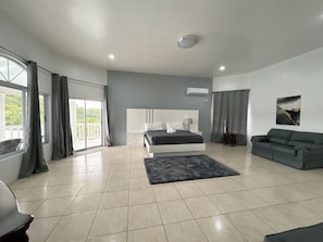 Luxury Villa | 5 bedrooms, premium bedding, laptop workspace, iron/ironing board