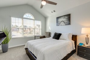 2 habitaciones, escritorio, tabla de planchar con plancha y wifi gratis 