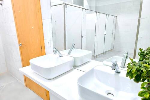 Basic Shared Dormitory, 1 Double Bed | Bathroom