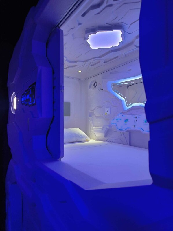 基础宿舍, 1 张单人床 | 羽绒被、免费 WiFi、床单