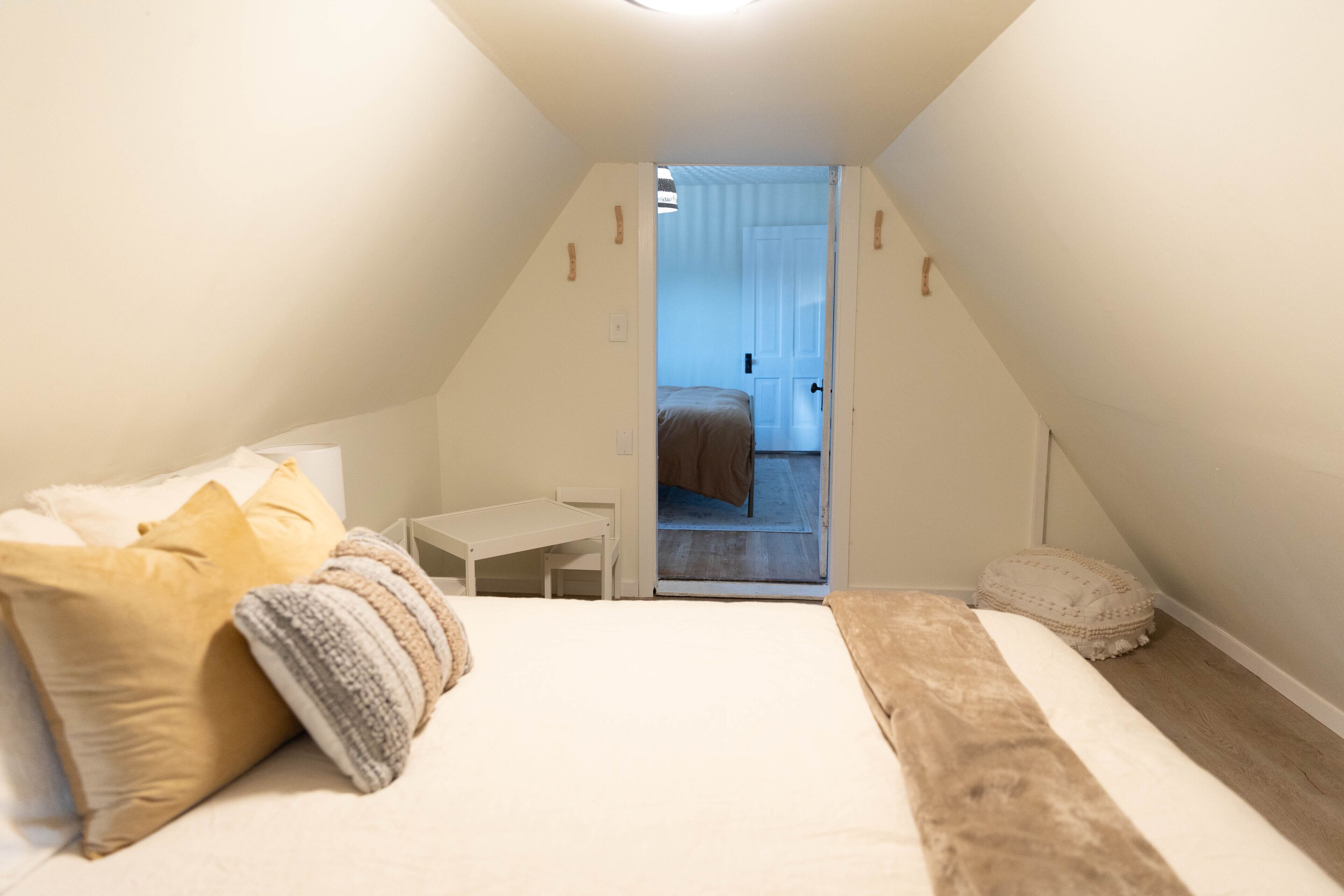 4 bedrooms, iron/ironing board, travel cot, free WiFi