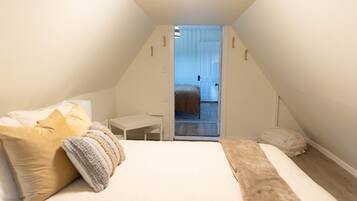 4 bedrooms, iron/ironing board, travel cot, free WiFi