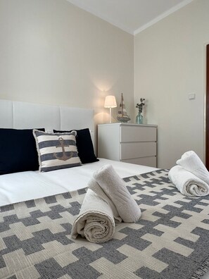 3 Schlafzimmer, Reisekinderbett, Internetzugang, Bettwäsche