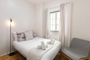 3 Schlafzimmer, Reisekinderbett, Internetzugang, Bettwäsche