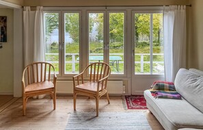 Fernseher, Kamin, Tischfußball