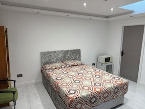 2 Schlafzimmer, Schreibtisch, kostenloses WLAN, Bettwäsche