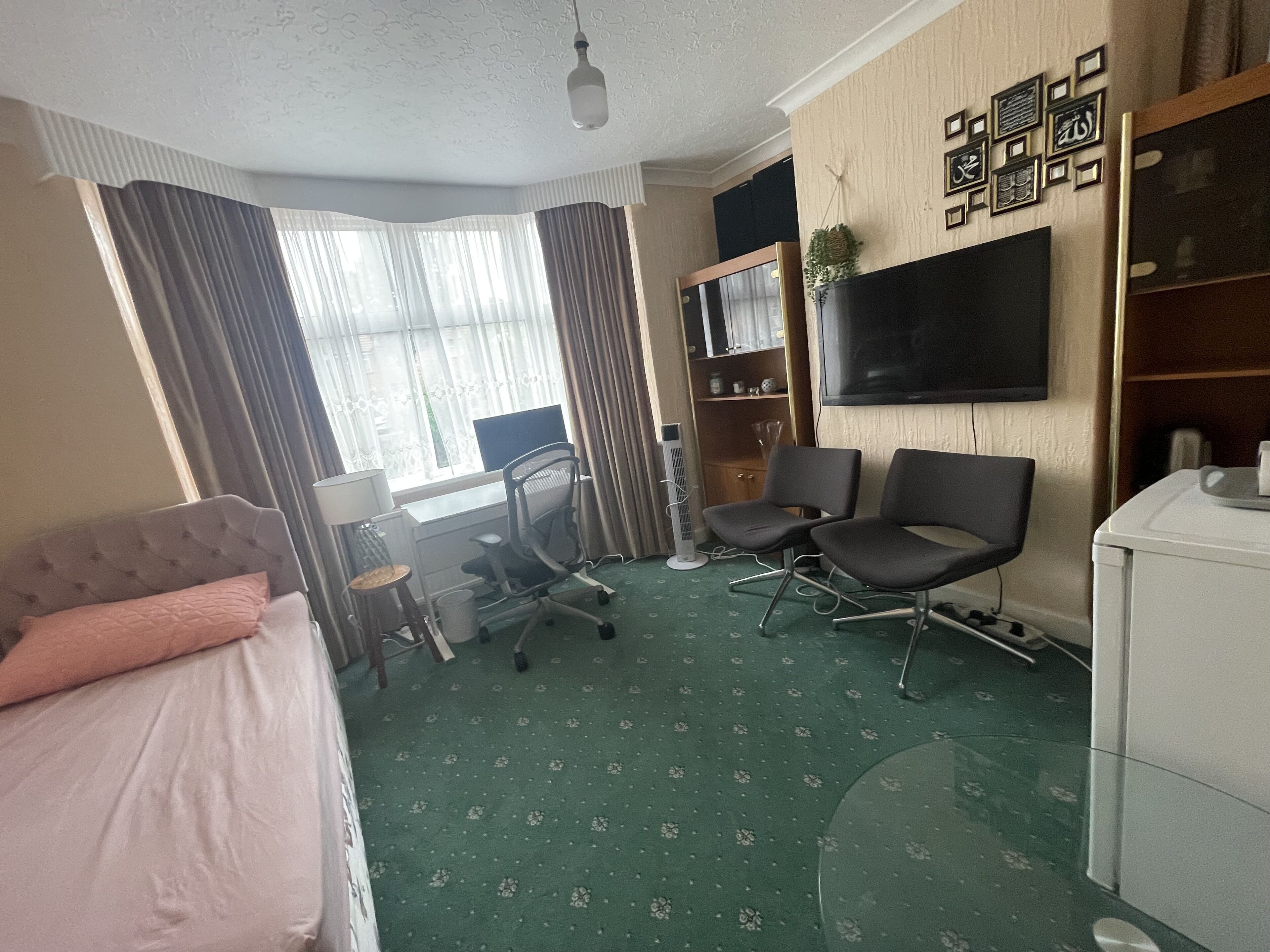 2 bedrooms, desk, free WiFi, bed sheets