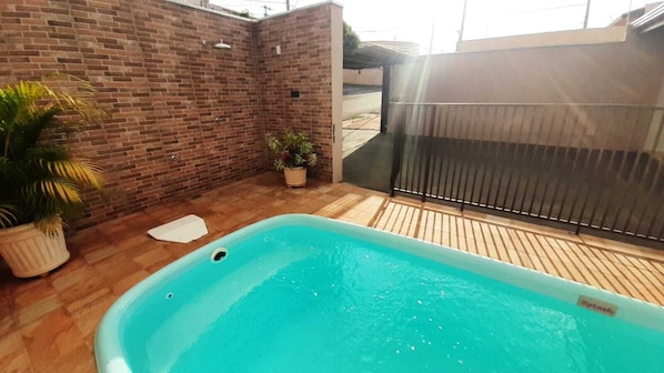 Piscine extérieure, piscine chauffée