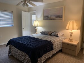 2 bedrooms, desk, free WiFi, bed sheets - Little Cute Home (Beverly Hills)