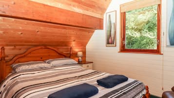 2 bedrooms, individually decorated, individually furnished, free WiFi