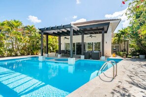 Piscine extérieure