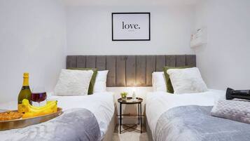 1 bedroom, iron/ironing board, travel crib, WiFi