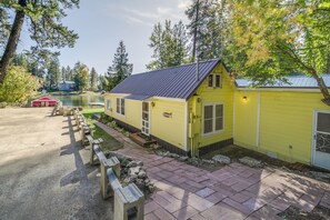 Exterior - Newport Cabin on Diamond Lake w/ Private Boat Dock (Newport)