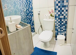Haartrockner, Toilettenpapier