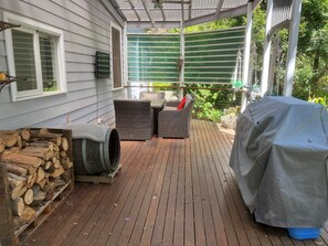 屋外ダイニングエリア