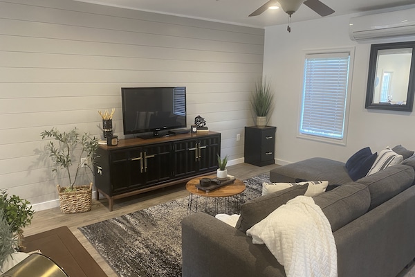 Televisión y chimenea