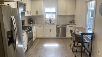 Micro-ondas, fogão, cooktop, lava-louças