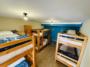 Basic Shared Dormitory, Men only | Hypo-allergenic bedding, down duvets, free WiFi, bed sheets