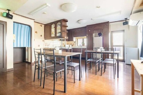 Maximum capacity: 5 people, Sakura Room