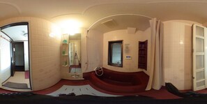 Spa - Maximum capacity: 5 people, Sakura Room (足立区)