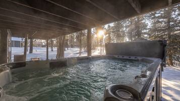 Bain à remous extérieur