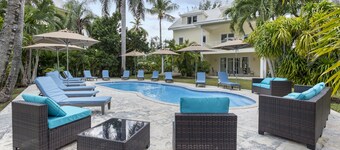 Paradise Island, Family Home, Spacious, Pool, Atlantis...Service and Essentials