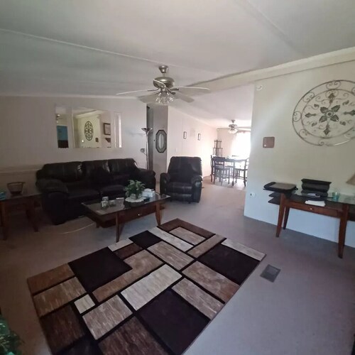 Cozy Tranquil Cottage Homestead. Pet-Friendly! Perfect for Families!