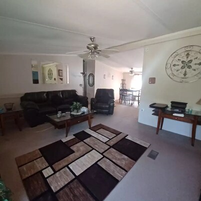 Cozy Tranquil Cottage Homestead. Pet-Friendly! Perfect for Families!