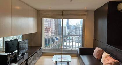One Big Bedroom in center of Bangkok close to Ari BTS near Chatuchak market