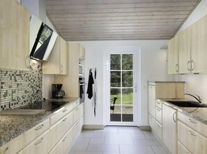 Refrigerador, microondas, horno y lavavajillas 