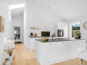 Fridge, microwave, oven, dishwasher - "Malomir" - 500m from the sea by Interhome (Løkken)