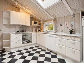 Réfrigérateur, micro-ondes, lave-vaisselle