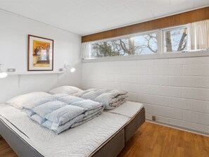 3 bedrooms, Internet