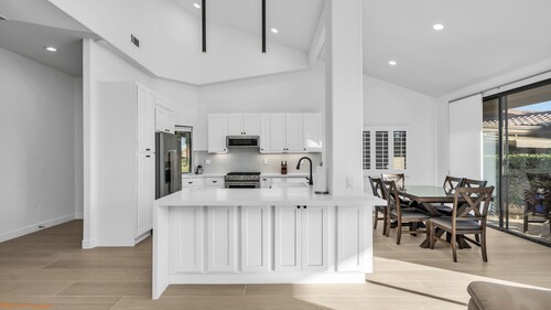 Luxury Palm Valley 3BR  3 bath condo