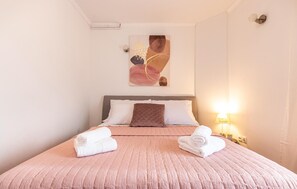 4 bedrooms, iron/ironing board, travel cot, free WiFi - Gorgeous home in Polaca (Polaca)