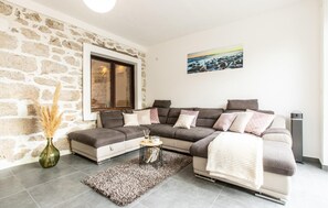 Smart TV - Gorgeous home in Polaca (Polaca)