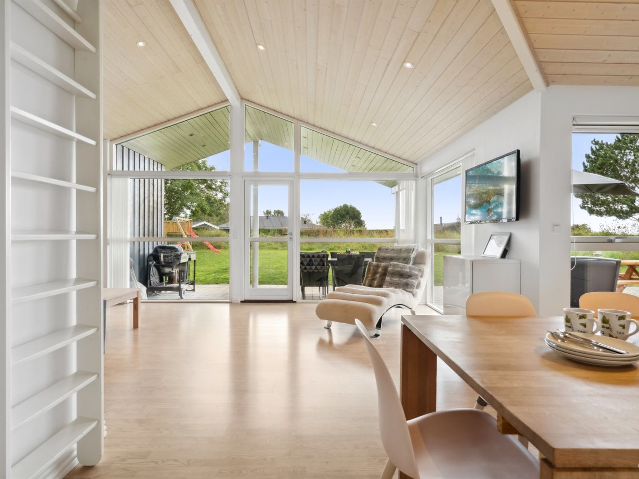 المنشأة من الداخل