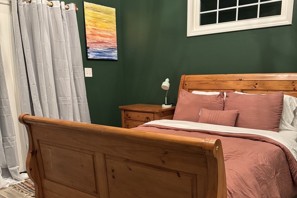 3 bedrooms, iron/ironing board, free WiFi, bed sheets