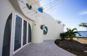 Front of property - Lion Fish Retreat (Placencia)