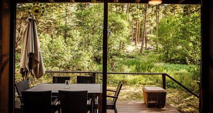 Cozy mountain retreat minutes from Downtown Ouray!