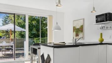 Réfrigérateur, micro-ondes, lave-vaisselle